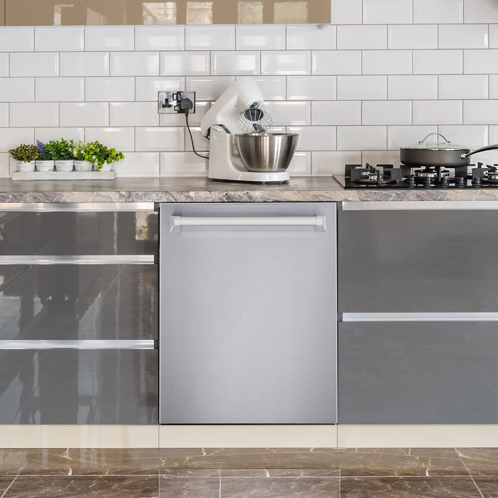 3 Piece Kitchen Appliance Package with Gas Range Range Hood and Dishwasher I8415