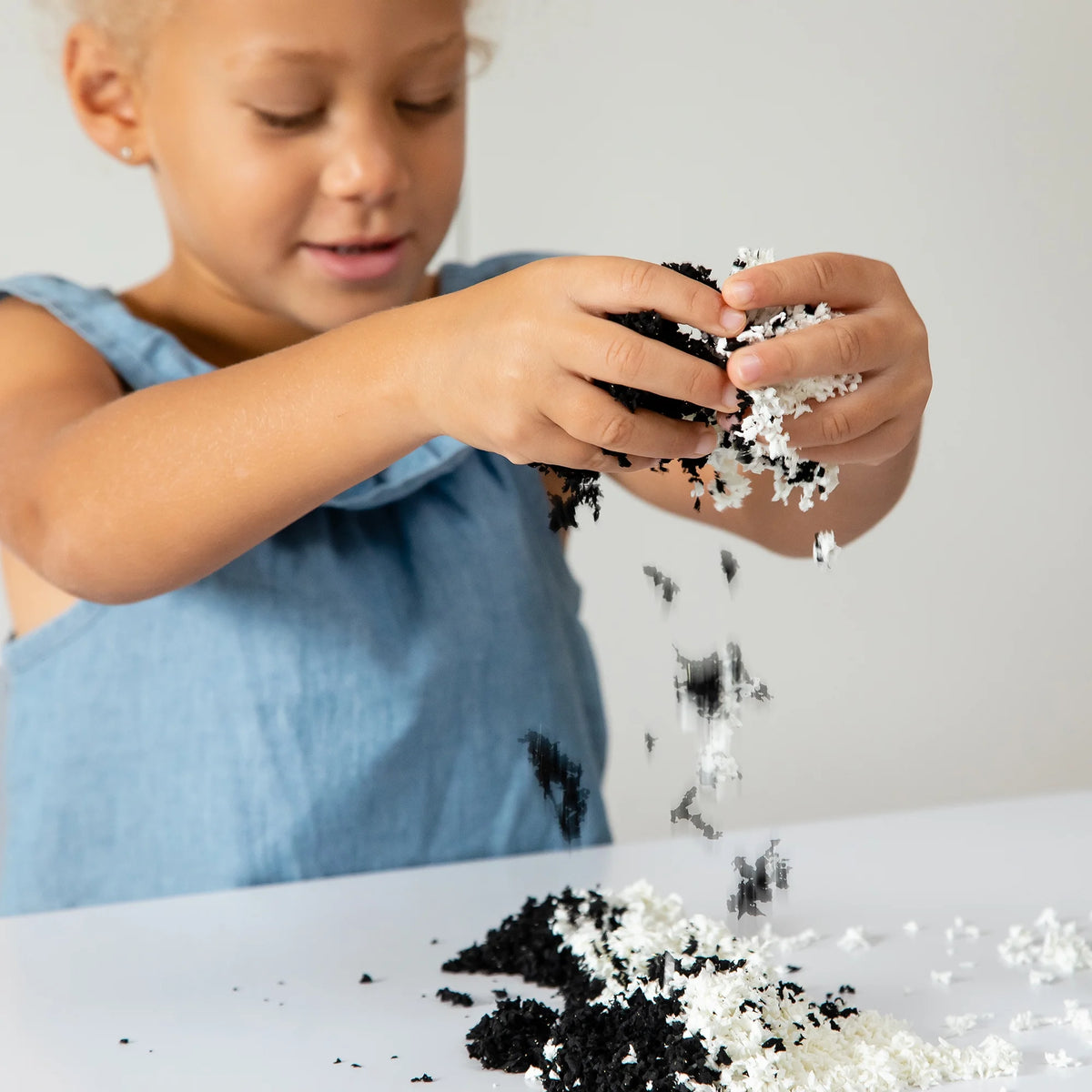Playfoam Pluffle Twist Black & White, Non-Toxic, Sensory Play E58711