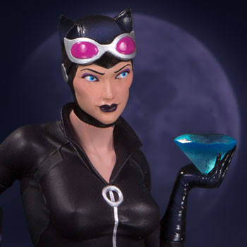 Catwoman Statue Y868