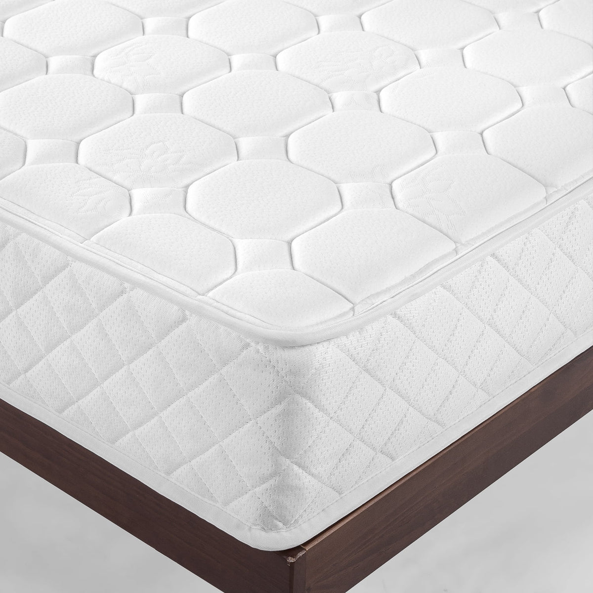 8" Quilted Hybrid Mattress of Comfort Foam and Pocket Spring, Full K496
