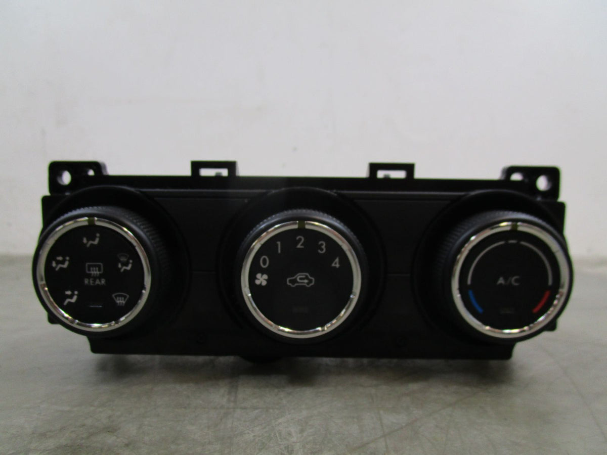 14 15 2014-2015 Subaru Forester Heater & AC Control Unit V1819